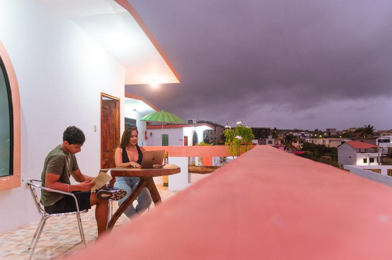 Casa De Nelly Hotel Puerto Baquerizo Moreno Eksteriør billede