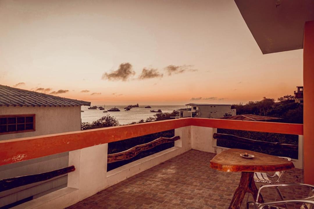 Casa De Nelly Hotel Puerto Baquerizo Moreno Eksteriør billede