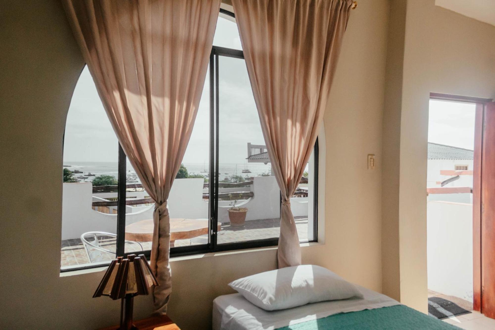 Casa De Nelly Hotel Puerto Baquerizo Moreno Eksteriør billede