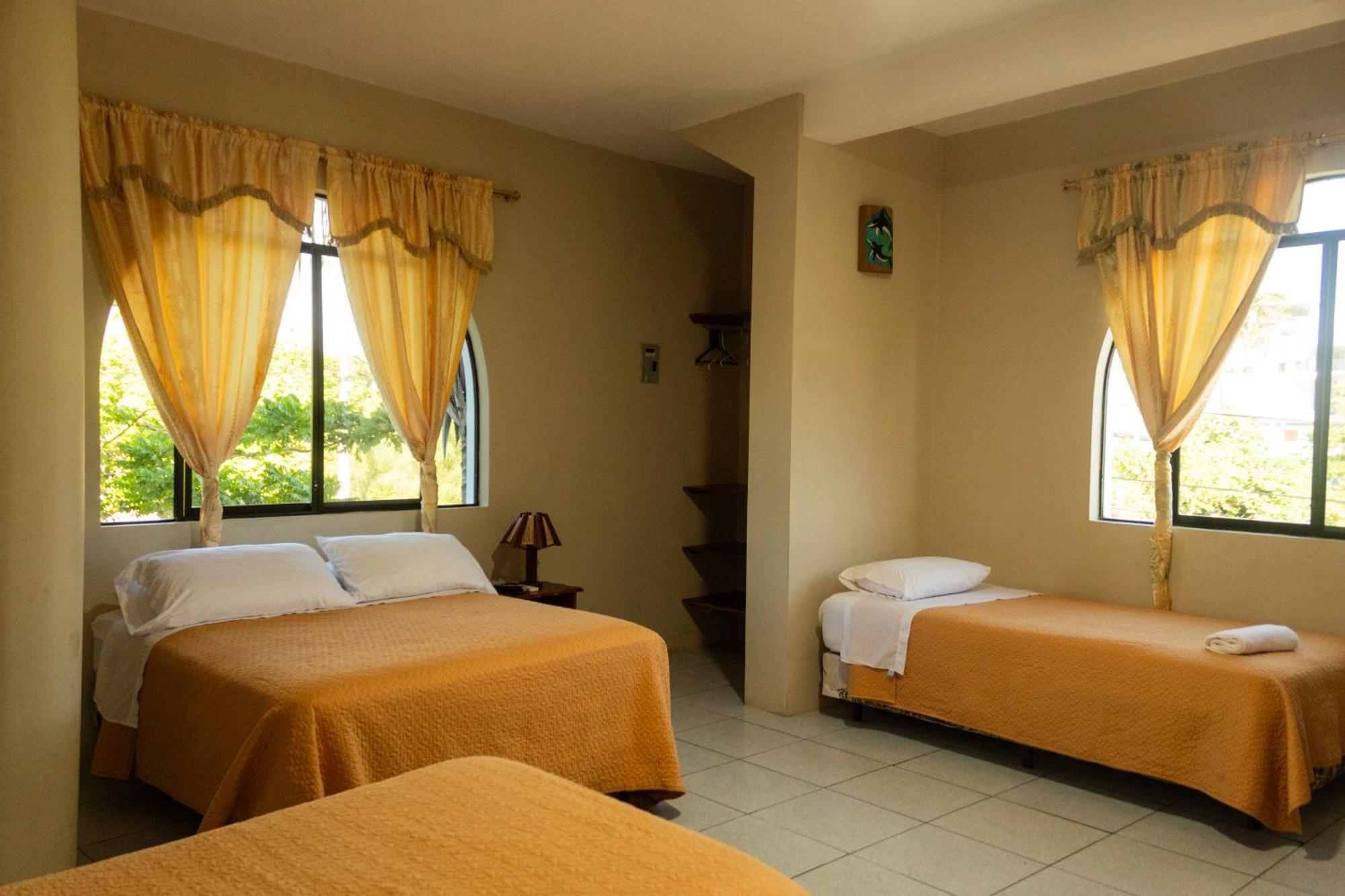 Casa De Nelly Hotel Puerto Baquerizo Moreno Eksteriør billede
